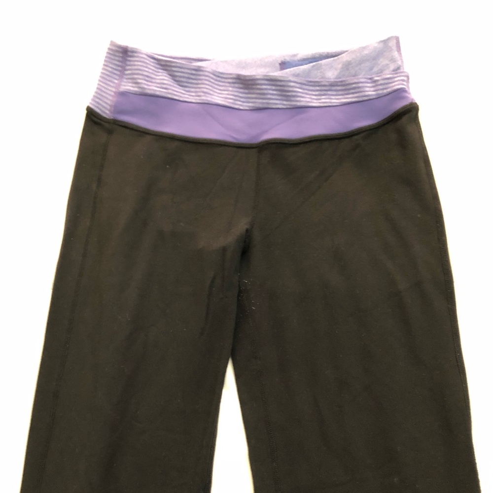 LuLu Lemon yoga pants black w purple size 6